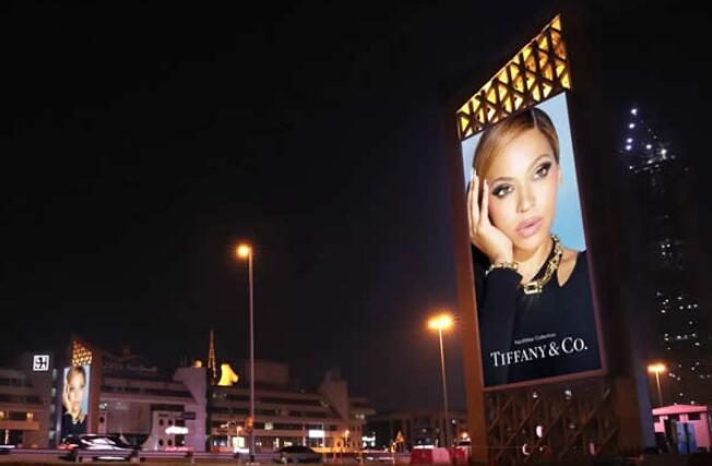 迪拜戶(hù)外廣告